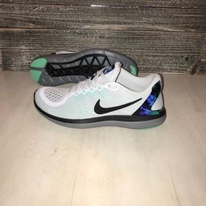NWT !!! NIKE FLEX RUN 2017 ! BLACK and COOL GRAY !